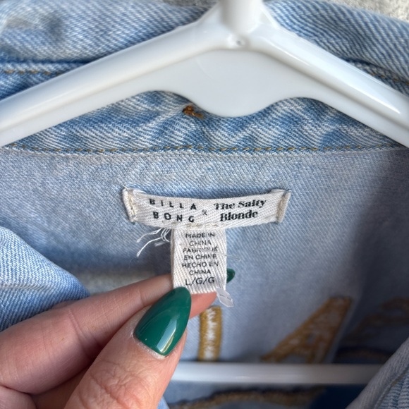 Billabong Light Blue Denim Shirt - Picture 2 of 3